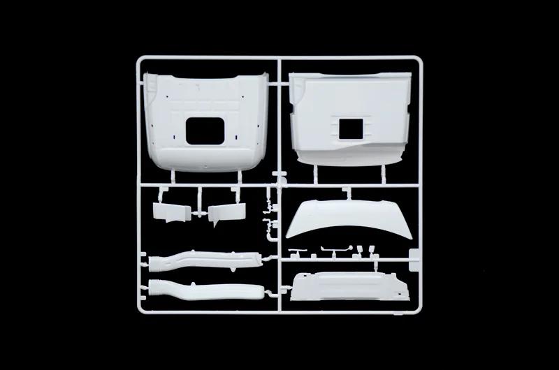 Italeri Mercedes-benz Mp4 Big Space Show Truck Model Kit — official product photo 4