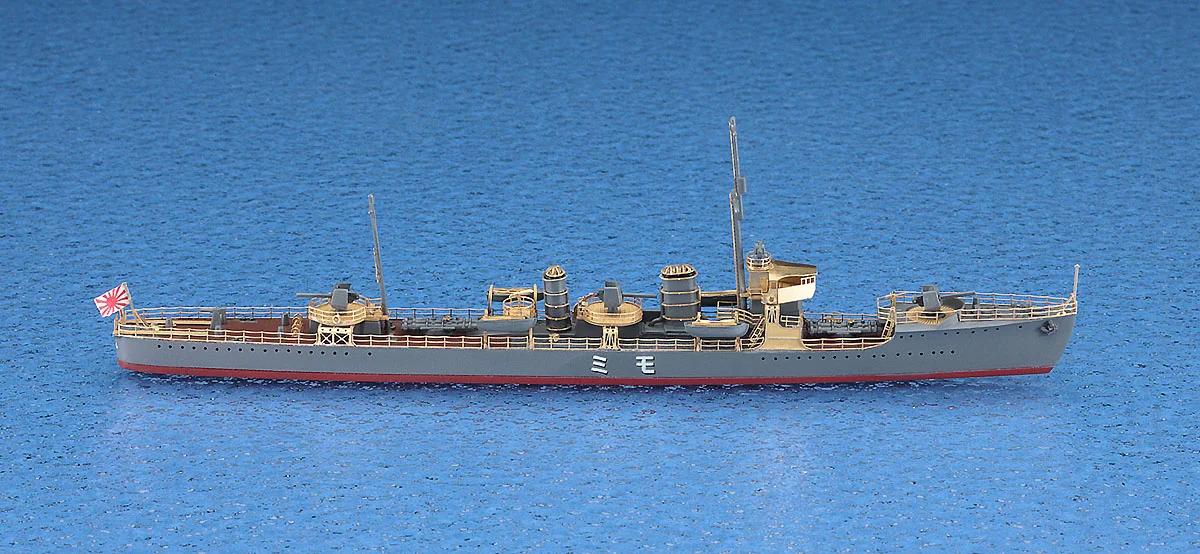 Hasegawa 1/700 Momi Wakatake Hyper Detail Model Kit — official product photo 1