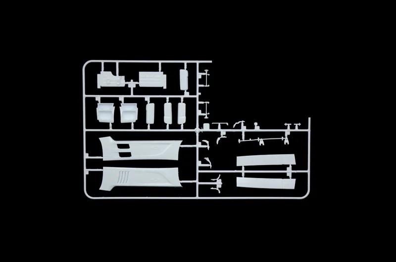 Italeri Mercedes-benz Mp4 Big Space Show Truck Model Kit — official product photo 6