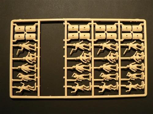 Italeri 1/72 Caesars War Roman Inf Model Kit — official product photo 2