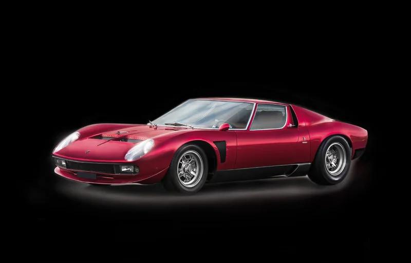 Italeri 1/24 Lamborghini Miura Jota Model Kit — official product photo 1