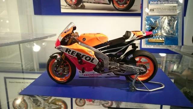 Tamiya 1/12 Repsol Honda Rc213v14 Model Kit — box art