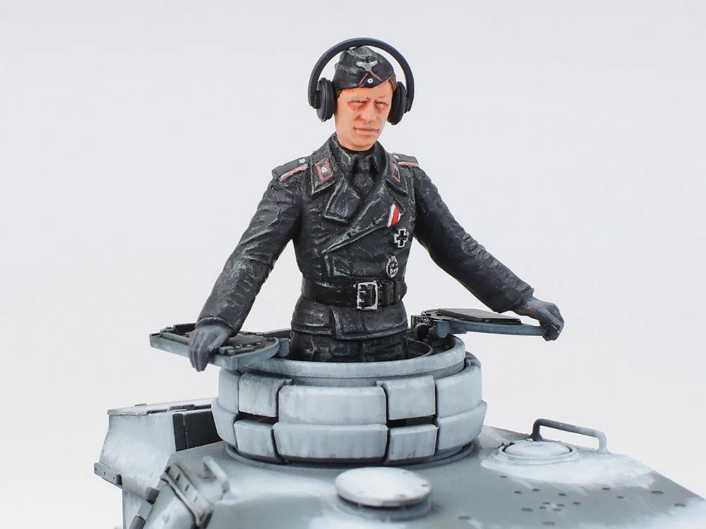 Tamiya 1/35 German Pz Kpfw III Ausf N Model Kit — official product photo 4