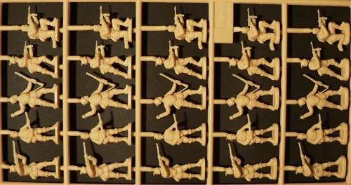 Italeri WWII Italianmnt Trps Alpini 72 Model Kit — official product photo 5
