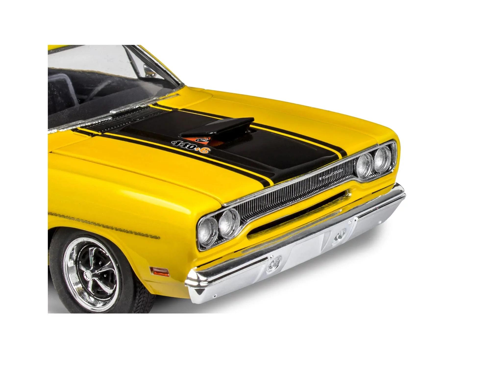 Revell 1/24 70 Plymouth Roadrunner Model Kit — official product photo 4