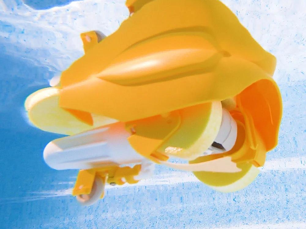 Tamiya Walking Swimming Yellow Duck Model Kit — official product photo 3