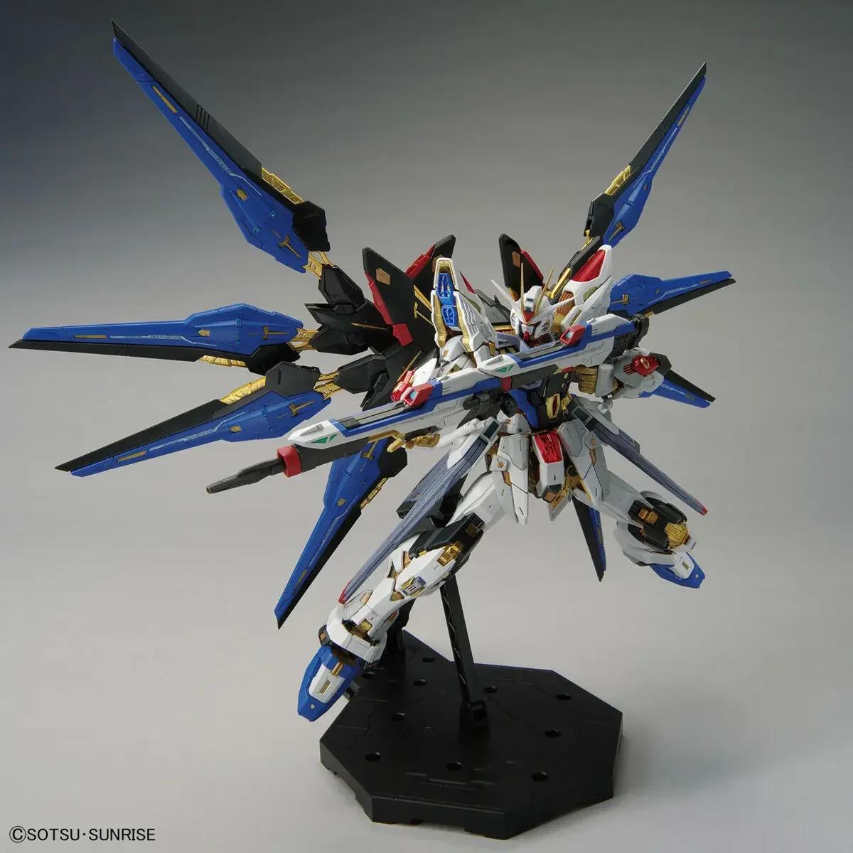 Bandai 1/100 MGEX Strike Freedom Gundam Model Kit — product photo 5