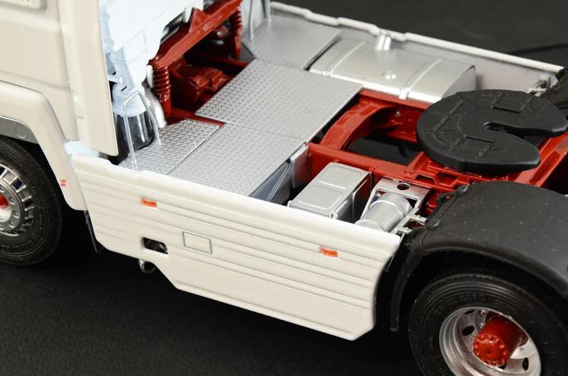 Italeri 1/24 Iveco Turbostar 190 48 Model Kit — official product photo 6