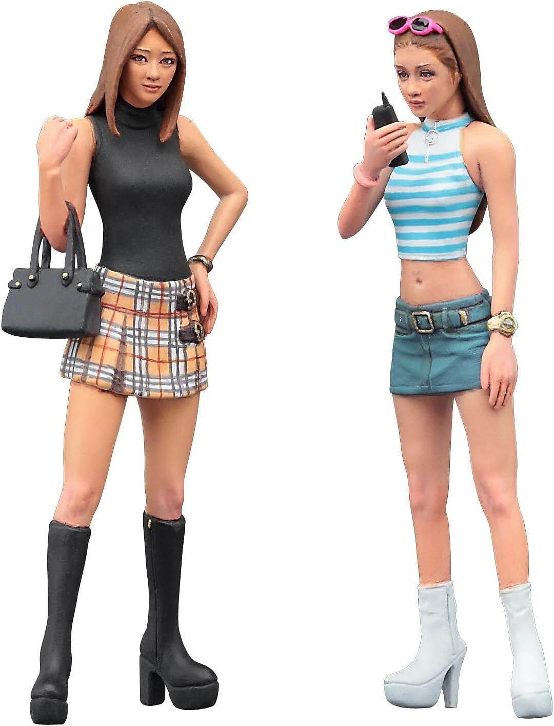 Hasegawa 1/24 1990s Girl Wearing Platform Boots Model Kit — official product photo 1