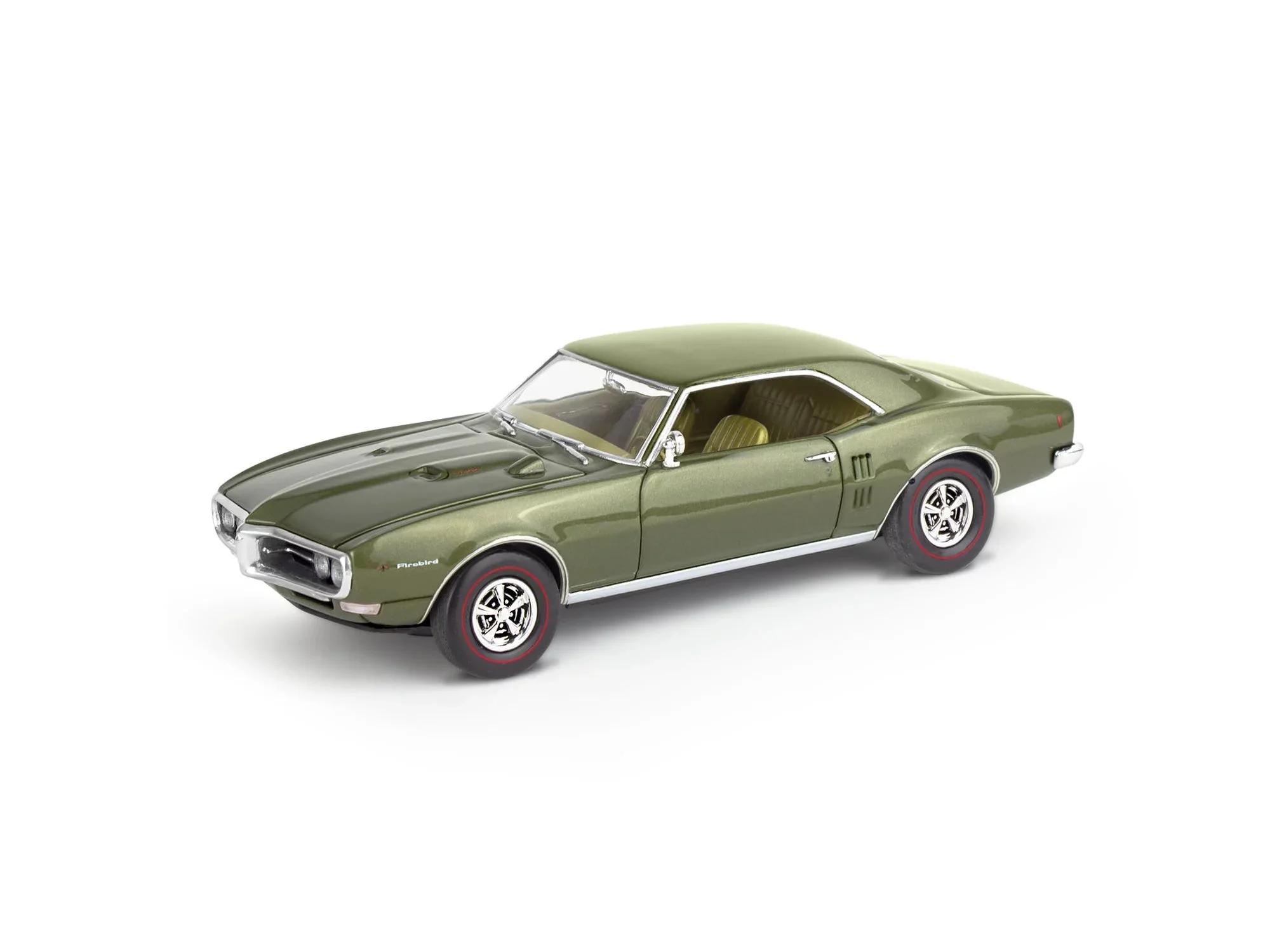 Revell 1/25 68 Firebird 2n1 Model Kit — official product photo 2