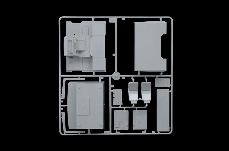 Italeri 1/24 Volvo F16 Globetrotter Model Kit — official product photo 6