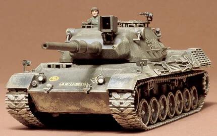 Tamiya 1/35 W Ger Leopard Med Tank Model Kit — box art