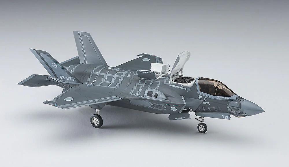 Hasegawa 1/72 F35 Lightning II B Jasdf Model Kit — official product photo 1
