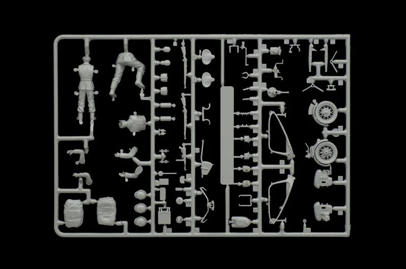 Italeri 1/35 Ks750 Zundapp Motorcycle Model Kit — official product photo 3