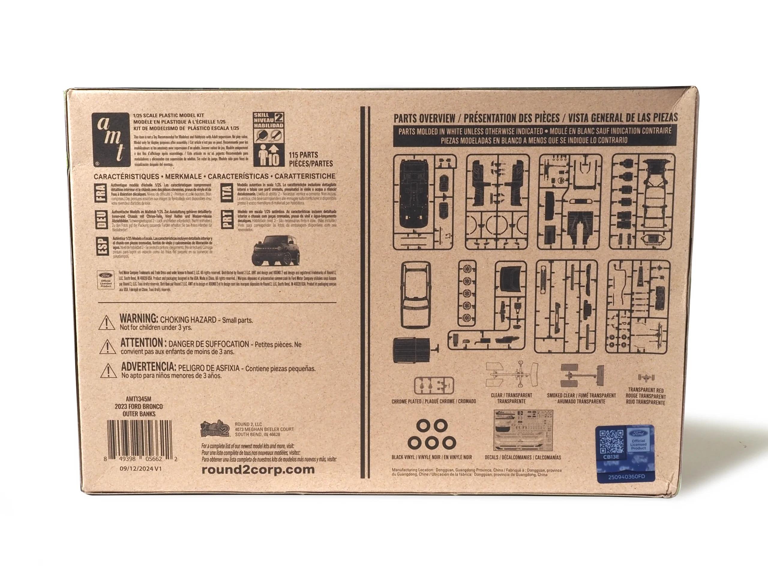 AMT 1/25 2023 Ford Bronco Outer Banks Model Kit — official product photo 5