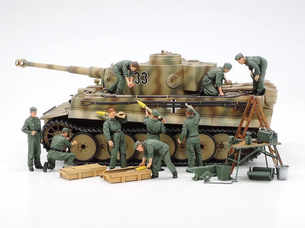 Tamiya 1/48 Tank Crew Field Maint Ger Model Kit — official product photo 2