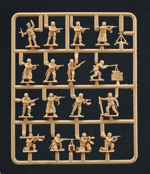 Italeri 1/72 Ww-ii German Elite Troops Model Kit — official product photo 2