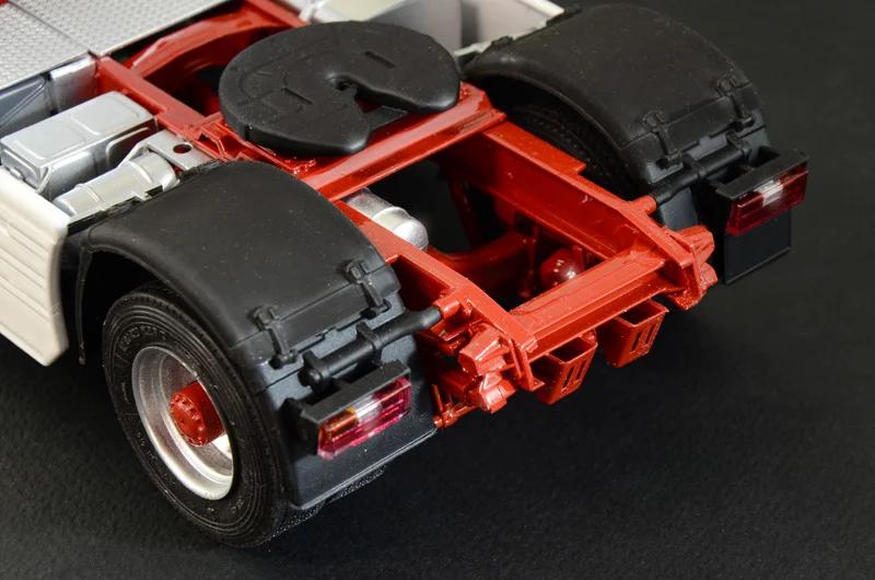 Italeri 1/24 Iveco Turbostar 190 48 Model Kit — official product photo 5