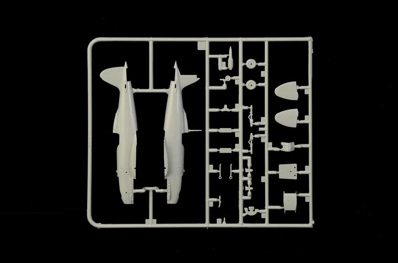 Italeri 1/72 MC-202 Folgore Model Kit — official product photo 6