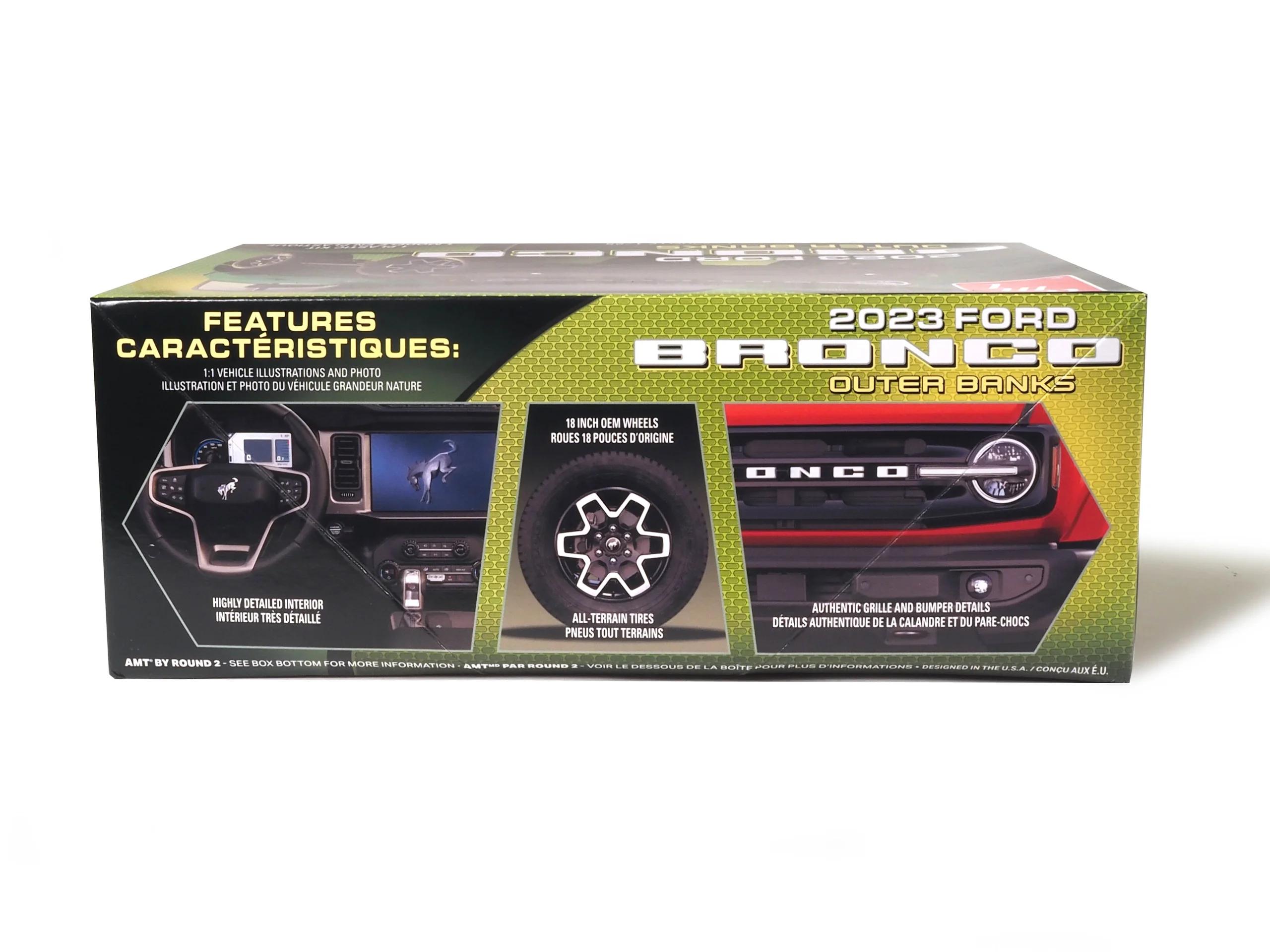 AMT 1/25 2023 Ford Bronco Outer Banks Model Kit — official product photo 3