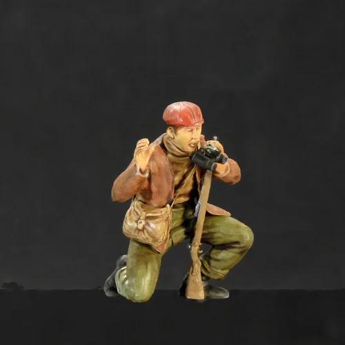 Italeri 1/35 Partisans Model Kit — official product photo 6
