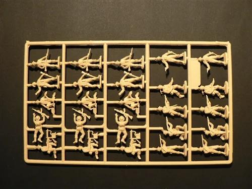 Italeri 1/72 WWII British Infantry Model Kit — official product photo 2