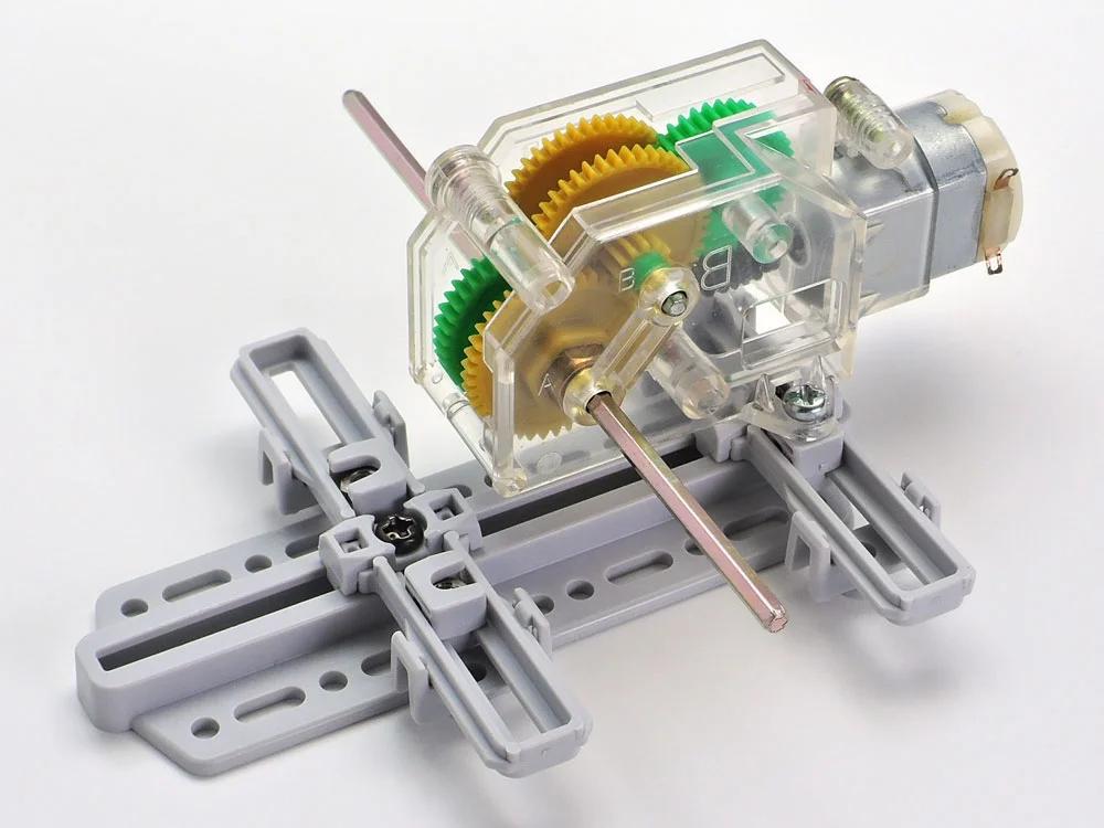 Tamiya Slide Adapterfor Universal Plate Model Kit — official product photo 3