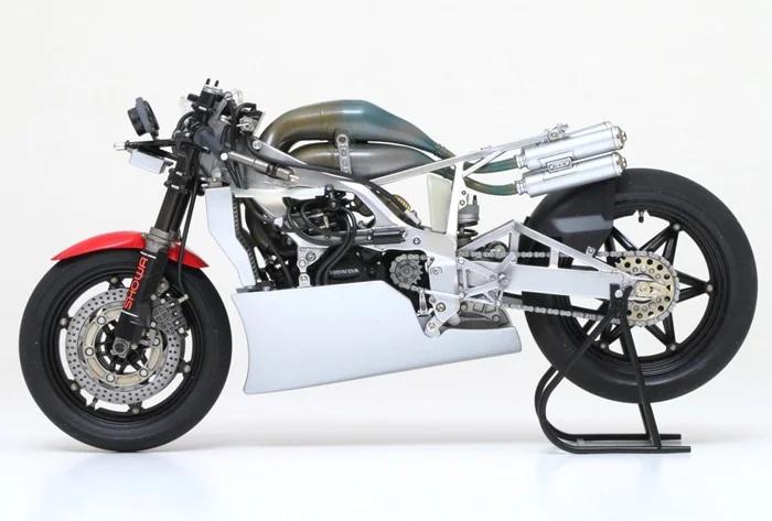 Tamiya 1/12 Honda Nsr500 1984 Model Kit — official product photo 4