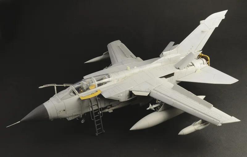 Italeri 1/32 Tornado Gr 4 Model Kit — official product photo 5