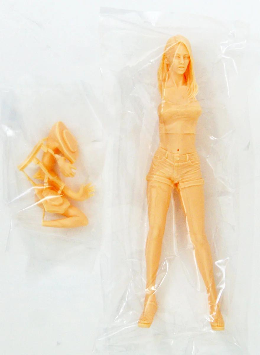 Hasegawa 1/12 12 Figure Collection 6 Blonde Girl Model Kit — official product photo 4
