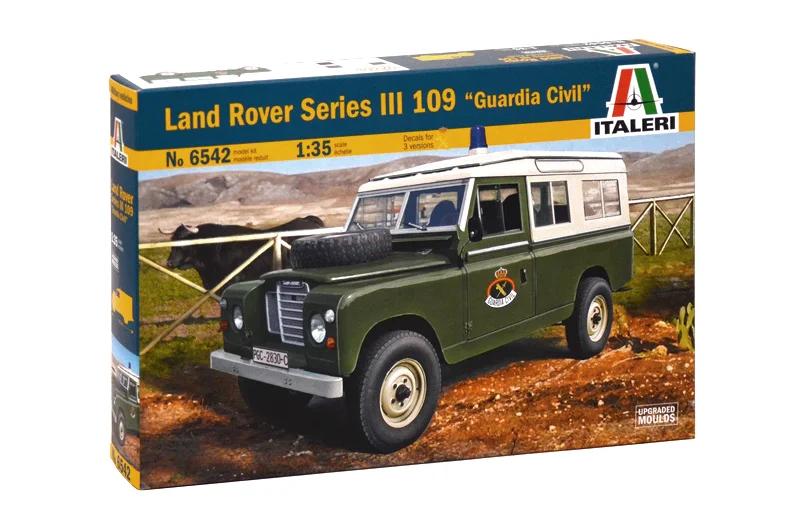 Italeri Land Rover Series III Model Kit — official product photo 2