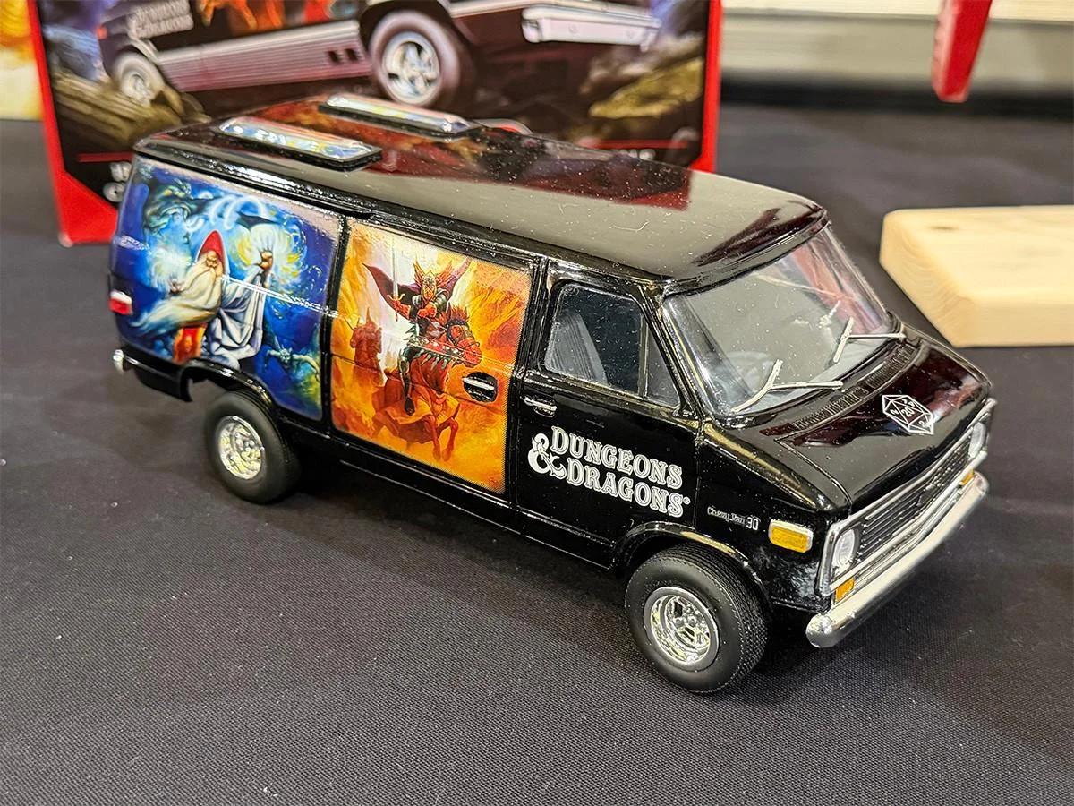 AMT 1/25 74 Chevy Van Dungeons Dragons Model Kit — official product photo 4