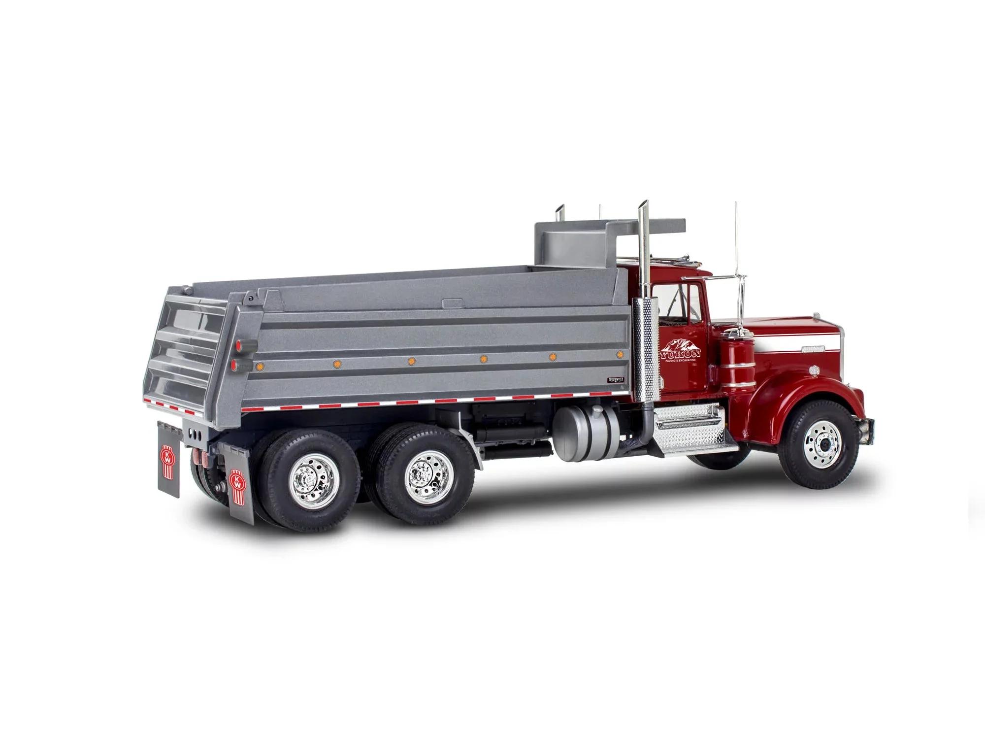 Revell 1/25 Kenworth W900 Dump Truck Model Kit — official product photo 3