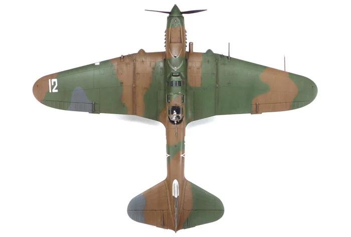 Tamiya 1/72 Iiyshin Il-2 Shturmovik Model Kit — official product photo 3