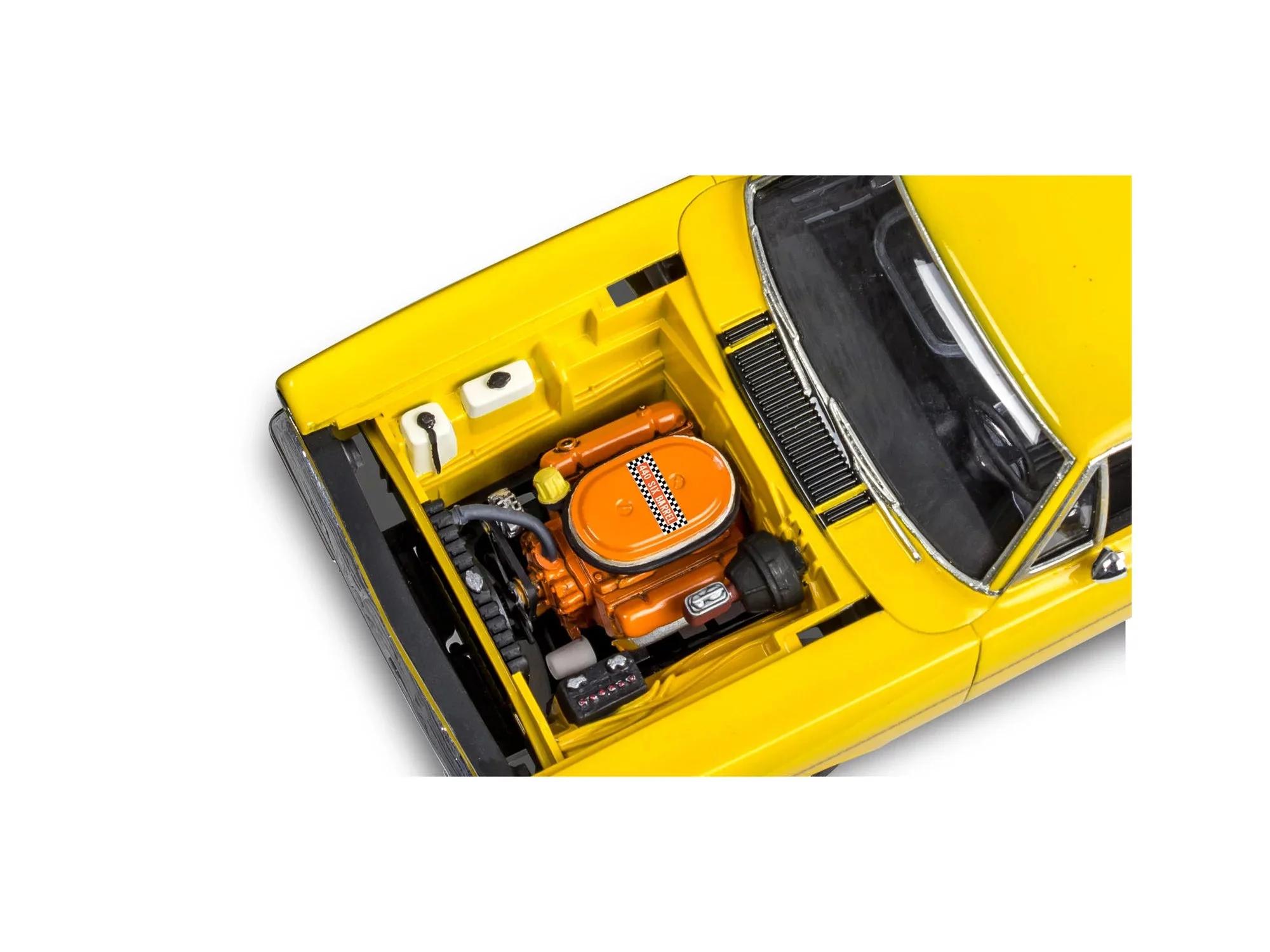 Revell 1/24 70 Plymouth Roadrunner Model Kit — official product photo 3
