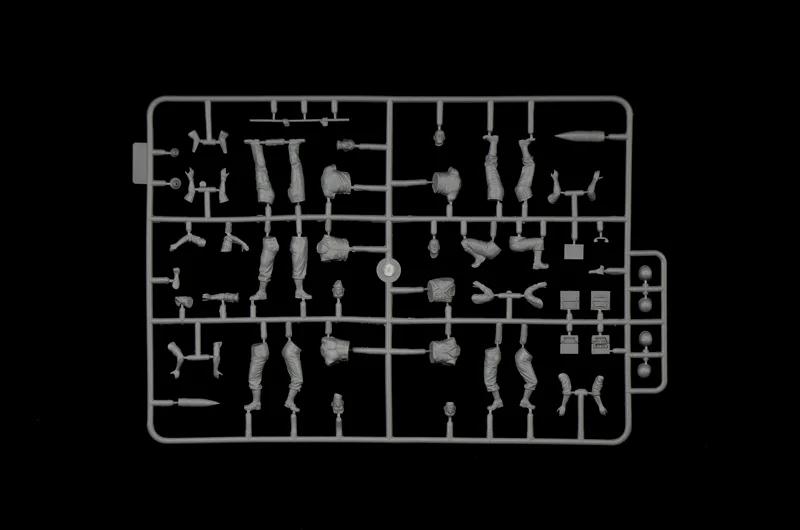 Italeri 1/35 M-1 155mm Gun W Crew 6 Figs Model Kit — official product photo 5