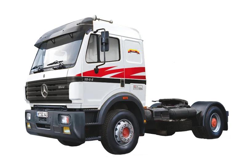 Italeri 1/24 Mercedes Benz Sk 1844 Ls V8 Model Kit — official product photo 1