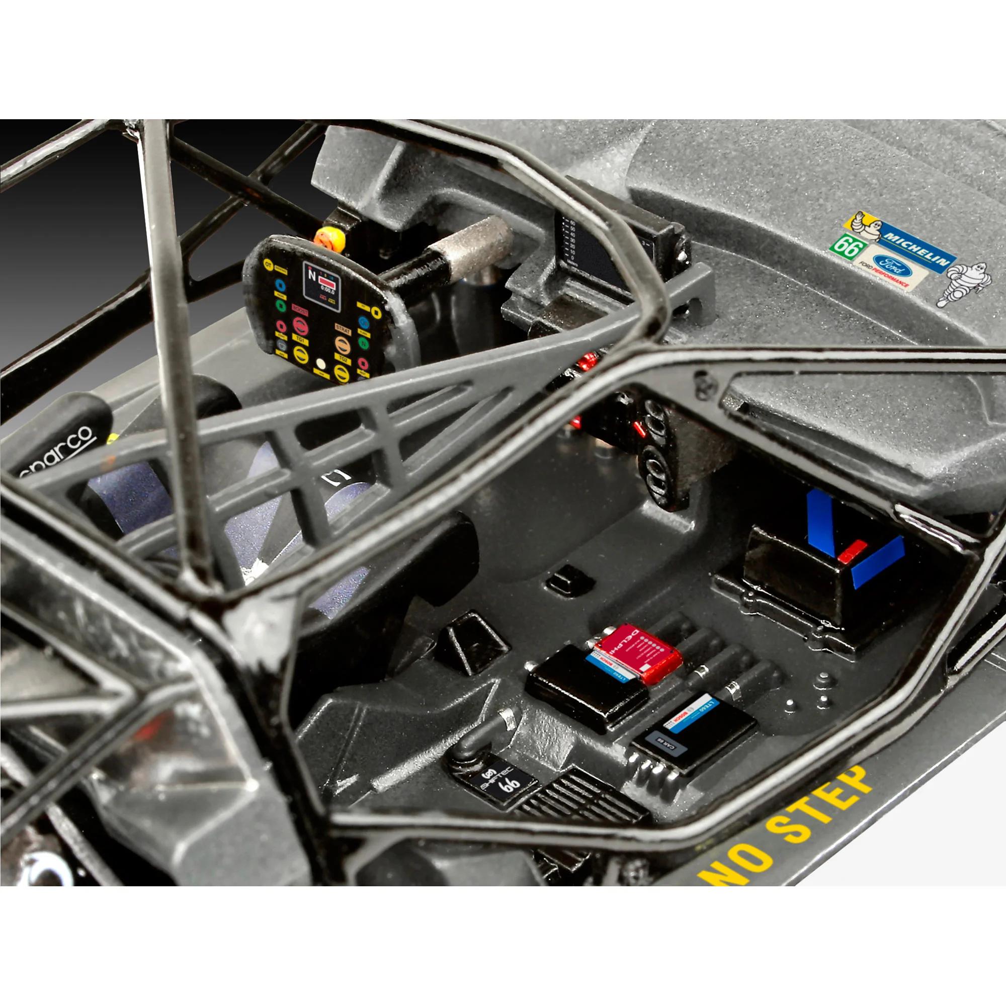 Revell 1/24 Ford Gt Le Mans Model Kit — official product photo 5