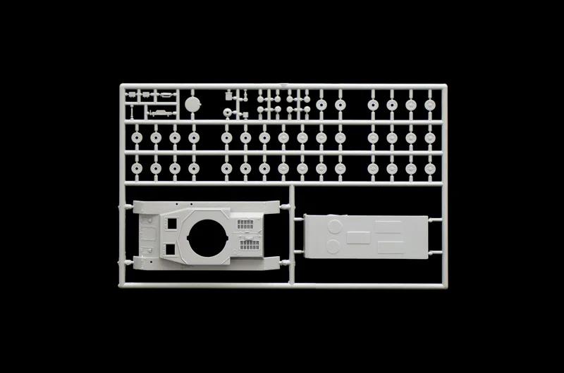 Italeri 1/72 Pzkpfw IV German Tank Model Kit — official product photo 2