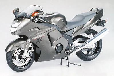 Tamiya Honda Cbr 1100xx Blackbird Model Kit — box art