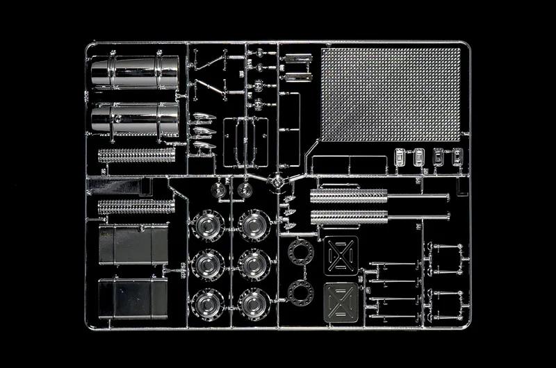 Italeri 1/24 Truck Shop Accessories Model Kit — official product photo 5
