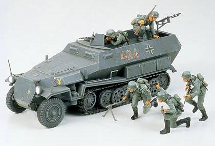 Tamiya 1/35 SD Kfz 251 Hanomag Model Kit — box art