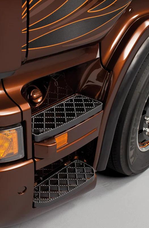 Italeri 1/24 Scania R Black Amber Model Kit — official product photo 5