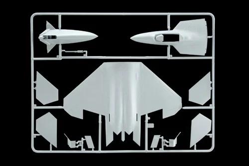 Italeri 1/72 F-22 Raptor Model Kit — official product photo 3