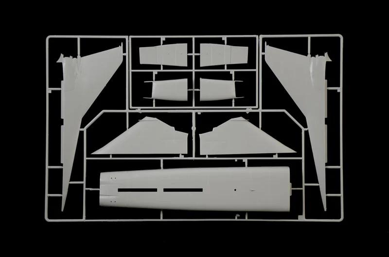 Italeri 1/72 TU-22M2 Backfire -b Model Kit — official product photo 5