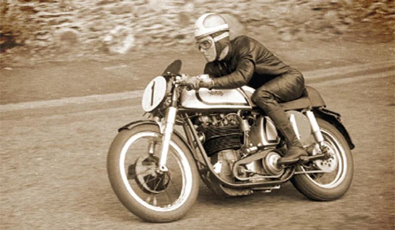 Italeri 51 Norton Manx 500cc Mc 1 9 Model Kit — official product photo 4