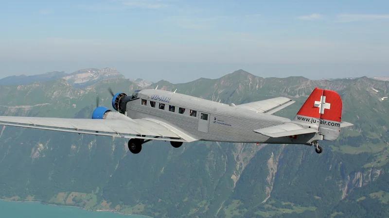 Italeri 1/72 JU-52 Lufthansa Civilian Model Kit — official product photo 1