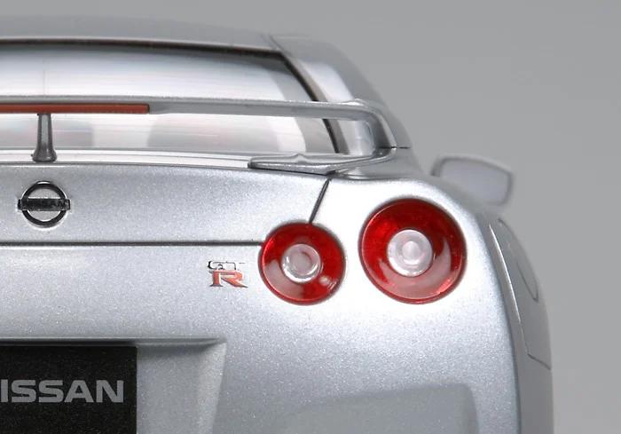 Tamiya 1/24 Nissan Gtr Model Kit — official product photo 3
