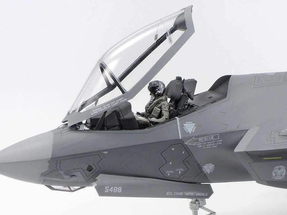 Tamiya 1/72 F-35A Lightning II Model Kit — official product photo 2