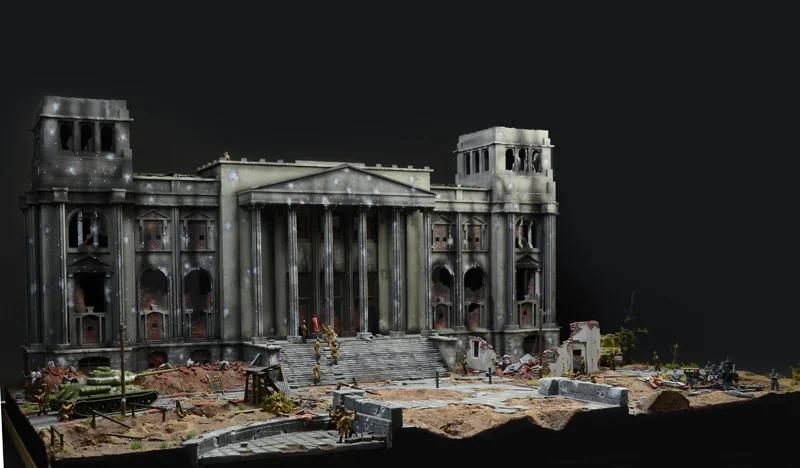 Italeri 1/72 Berlin 1945 Reichstag Conquest Model Kit — official product photo 6